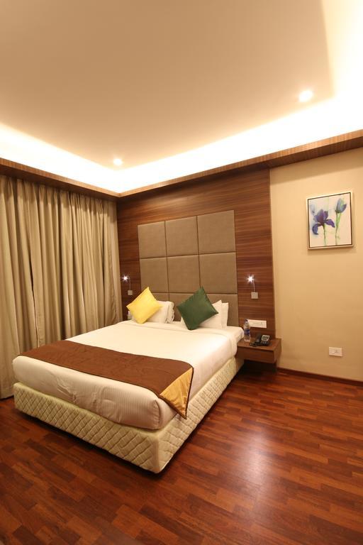 Khanna Fiesta Vellore Exterior photo