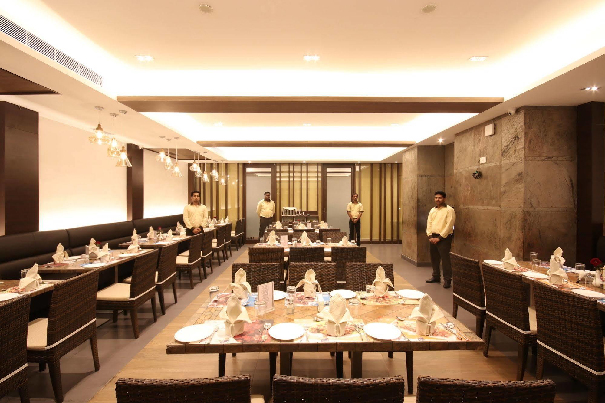 Khanna Fiesta Vellore Exterior photo