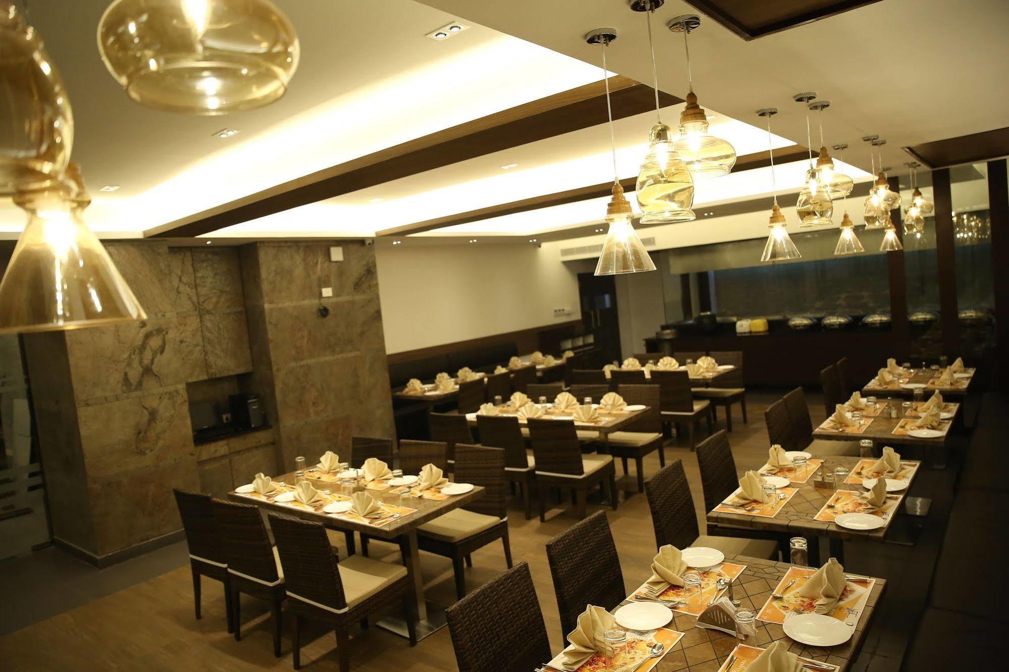 Khanna Fiesta Vellore Exterior photo