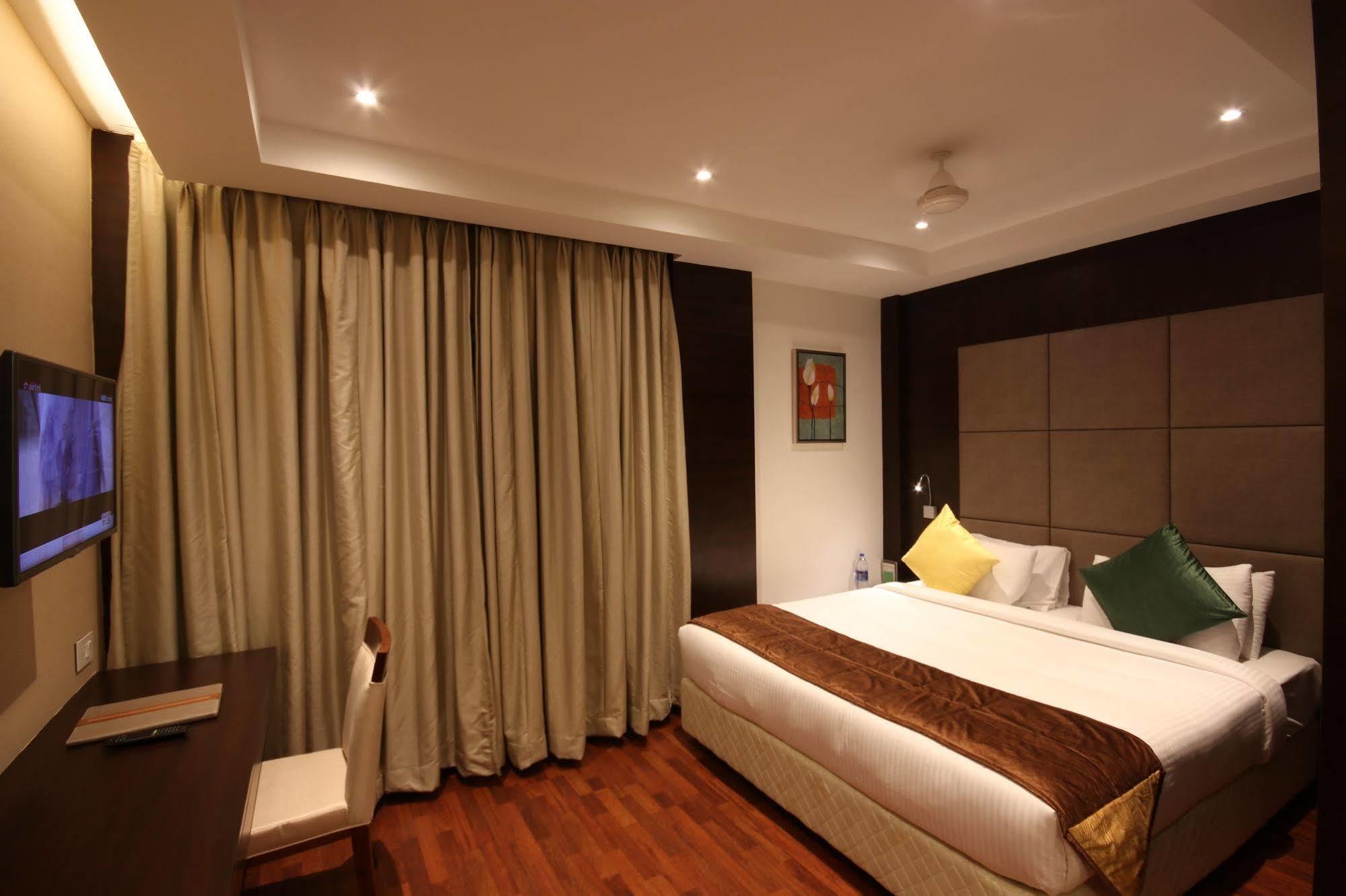 Khanna Fiesta Vellore Exterior photo