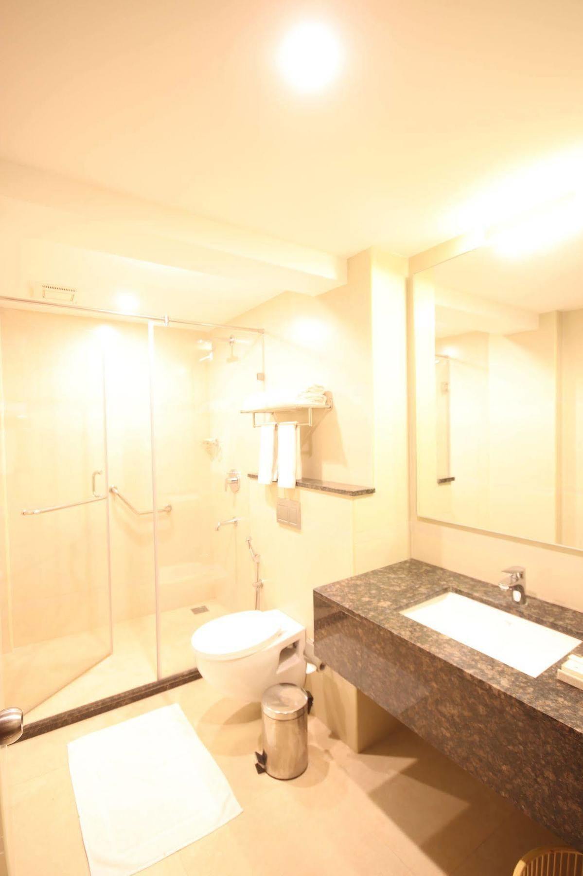 Khanna Fiesta Vellore Exterior photo