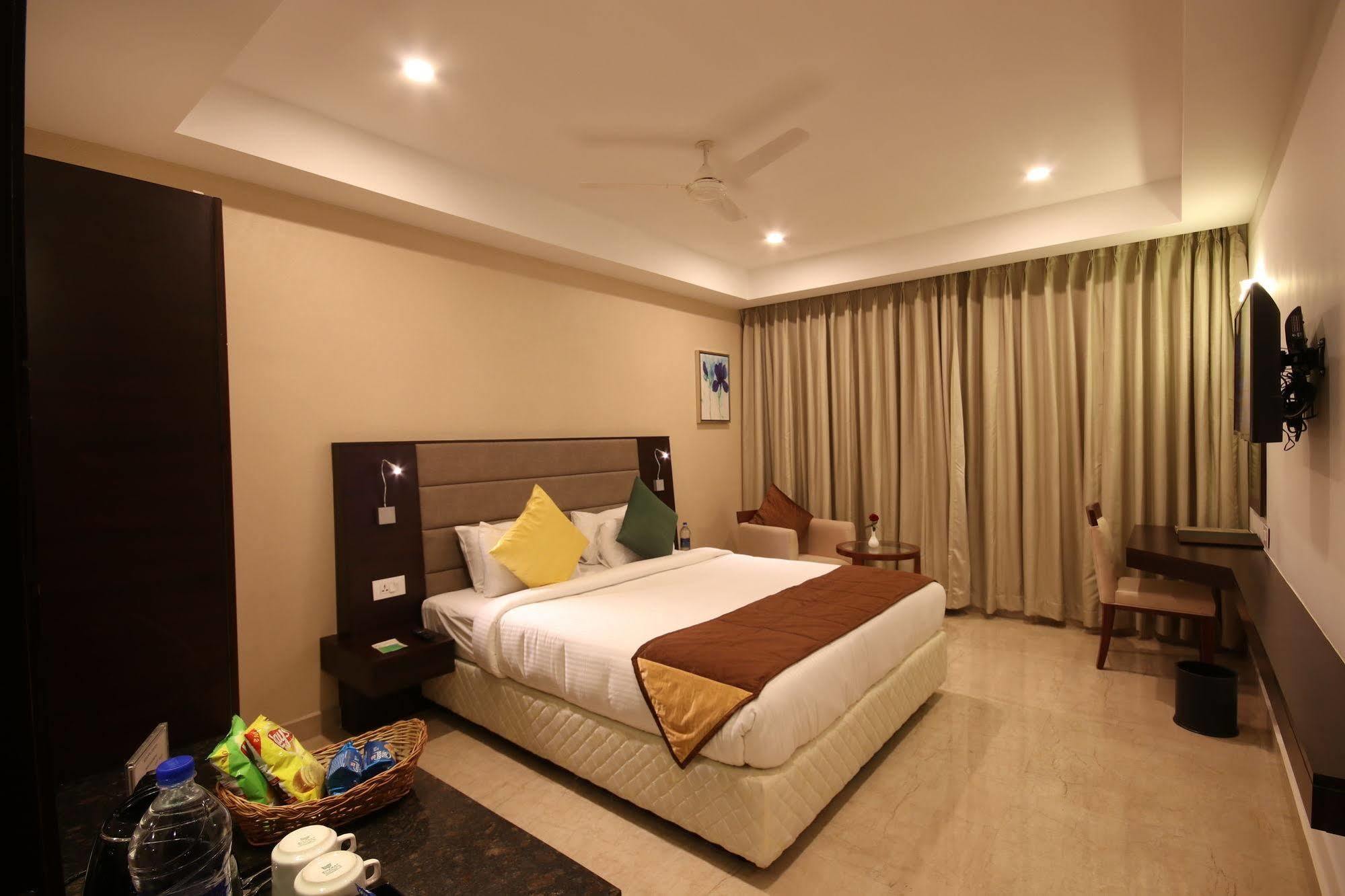 Khanna Fiesta Vellore Exterior photo